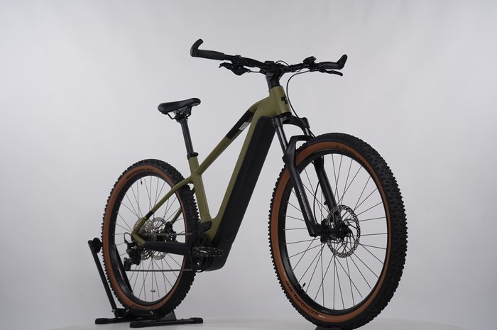 CUBE Reaction Hybrid Race 750