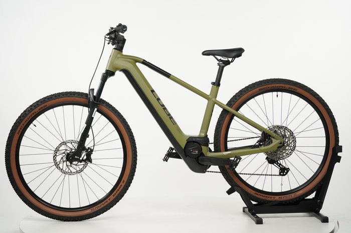 CUBE Reaction Hybrid Race 750