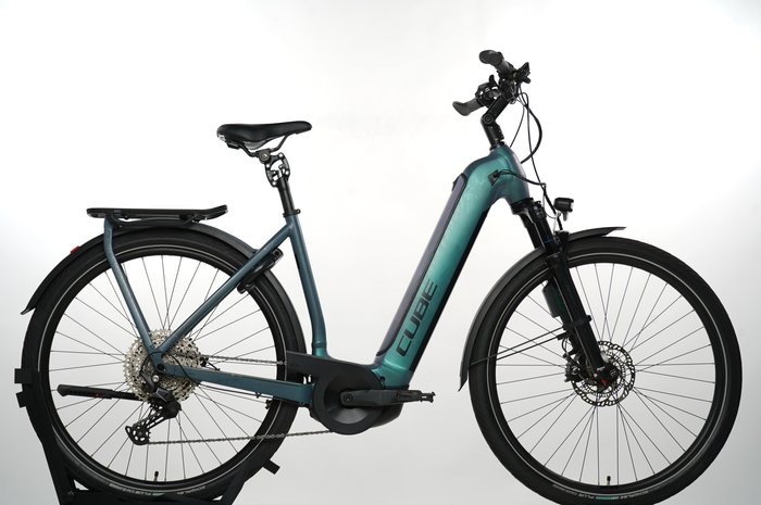 CUBE Kathmandu Hybrid 45 750