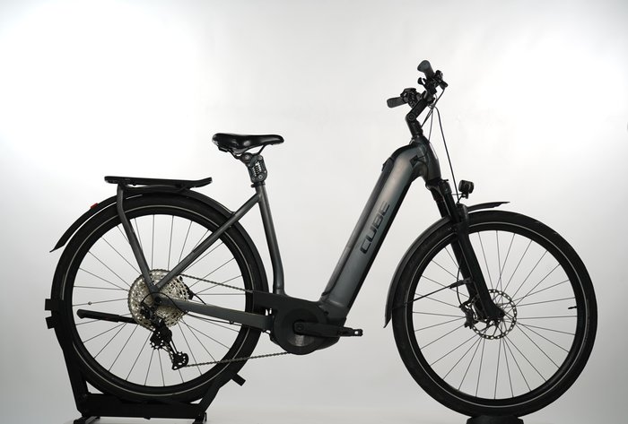 CUBE Kathmandu Hybrid SLT 750