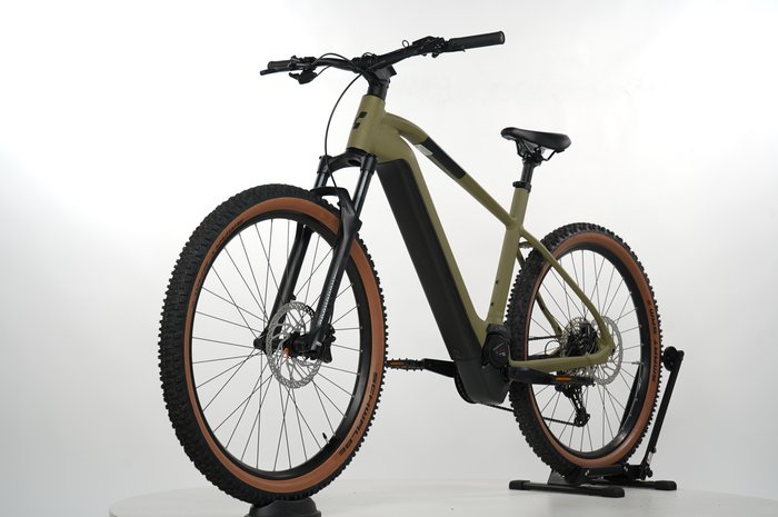 CUBE Reaction Hybrid Race 750