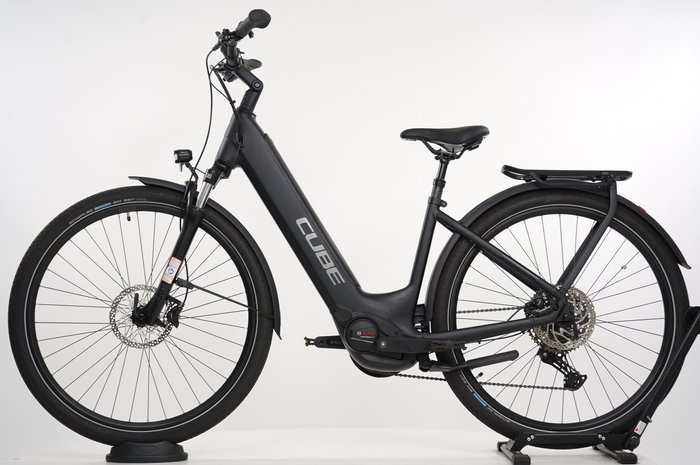 Cube Touring Hybrid Pro 625