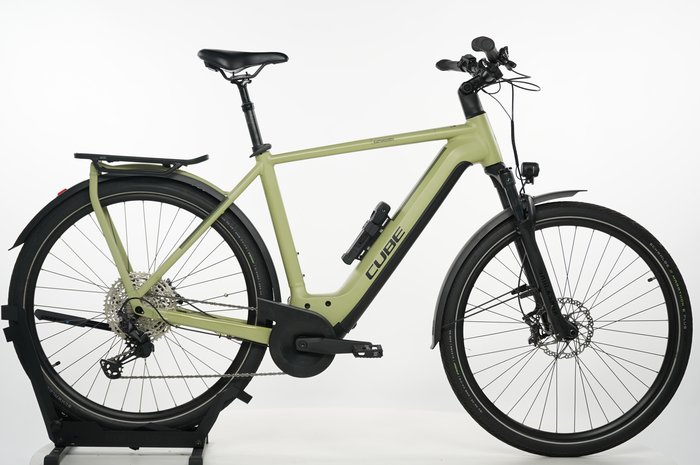 CUBE Kathmandu Hybrid SLX 750