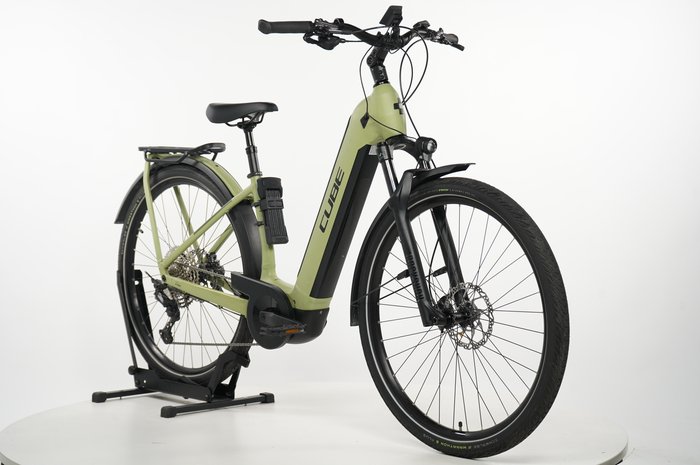 CUBE Kathmandu Hybrid SLX 750
