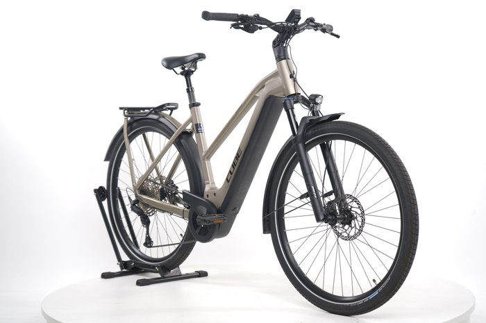 Cube Kathmandu Hybrid Pro 750