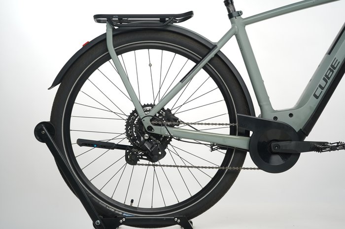 Cube Kathmandu Hybrid ONE 750