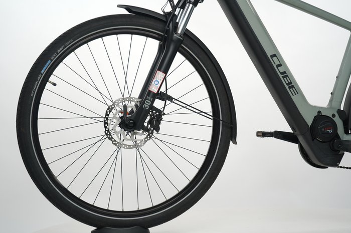 Cube Kathmandu Hybrid ONE 625