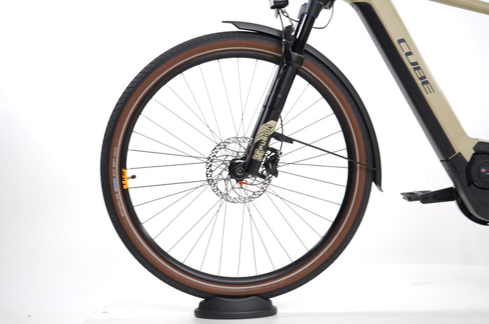 Cube Kathmandu Hybrid Pro 625