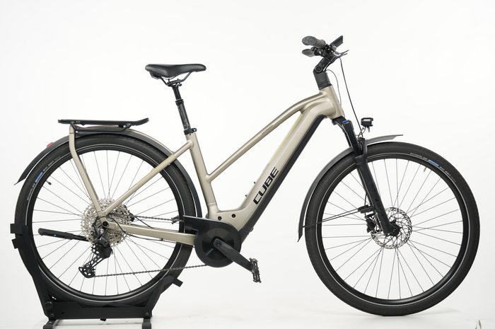CUBE Kathmandu Hybrid Pro 750