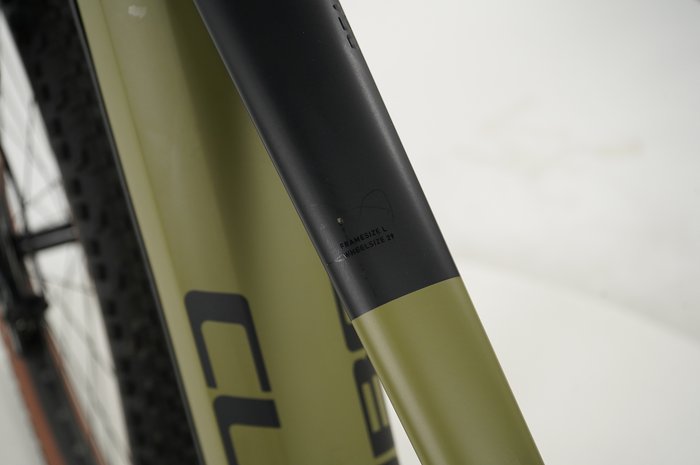 CUBE Reaction Hybrid Race 750