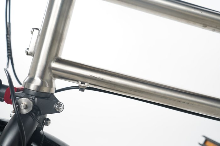 Vello Titan Mountain Drive