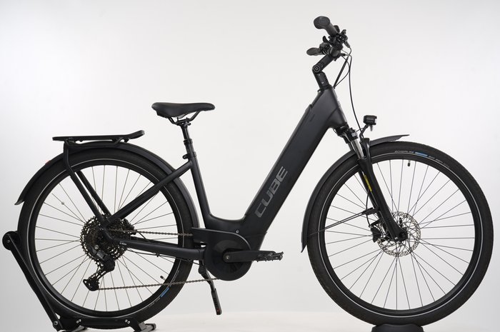 Cube Touring Hybrid Pro 625