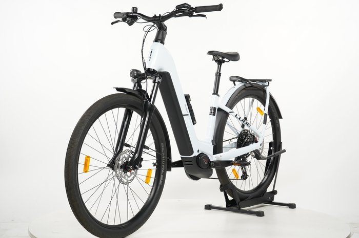 CUBE Kathmandu Hybrid ONE 800