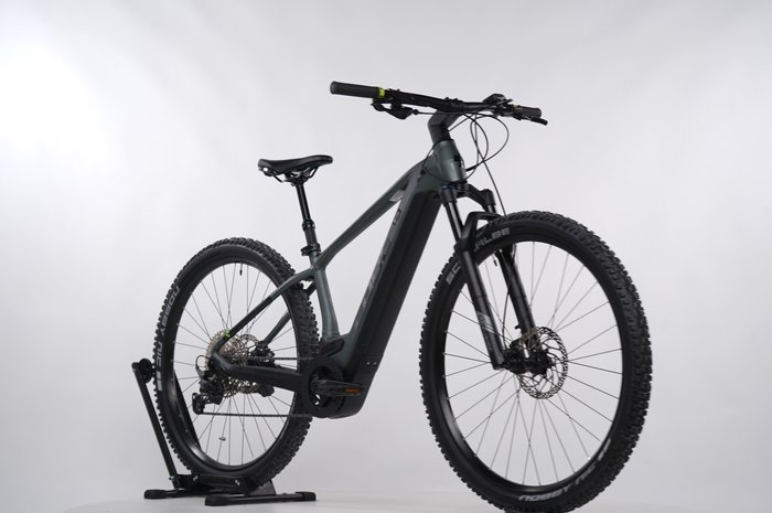 Cube Touring Hybrid Pro 625