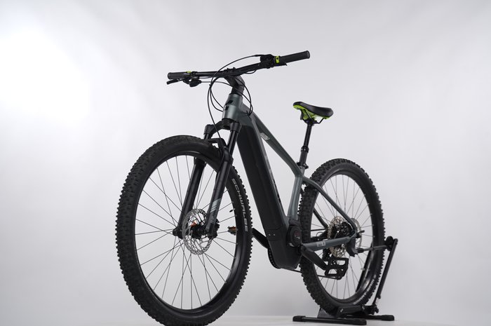 Cube Reaction Hybrid Pro