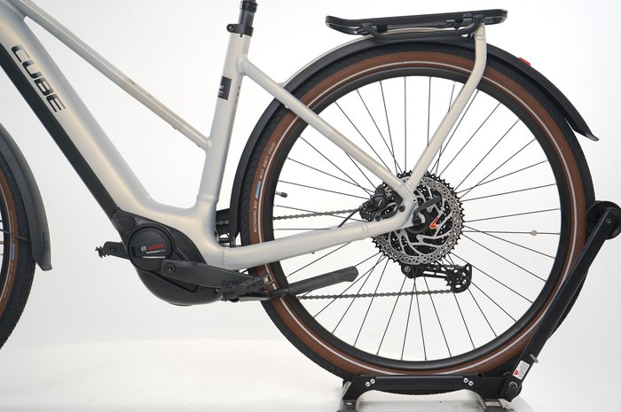 Cube Touring Hybrid Pro 625