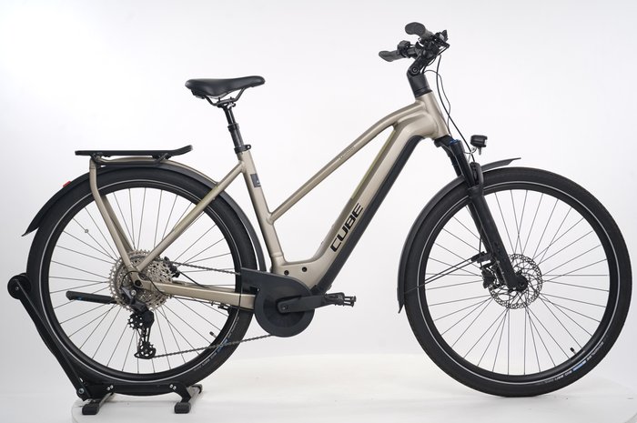 Cube Kathmandu Hybrid Pro 750