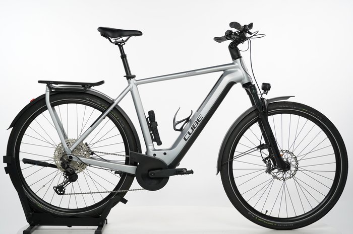 CUBE Kathmandu Hybrid SLX 750