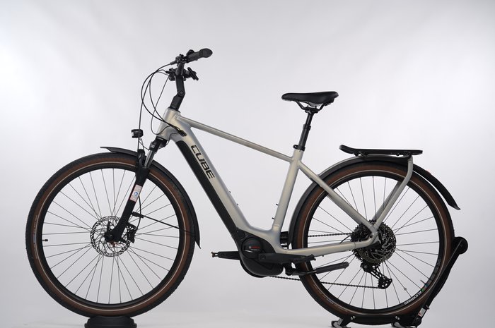 Cube Touring Hybrid Pro 625