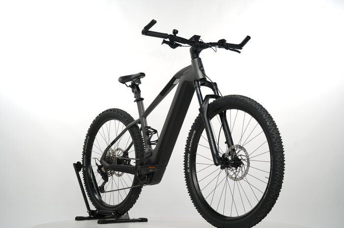 CUBE Reaction Hybrid Race 750