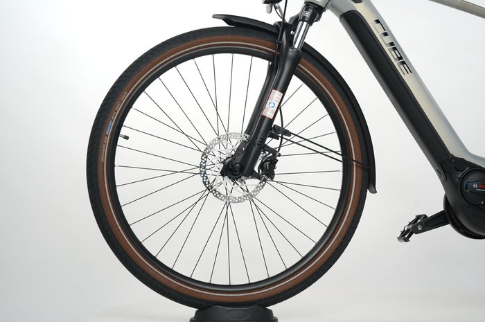 Cube Touring Hybrid Pro 625