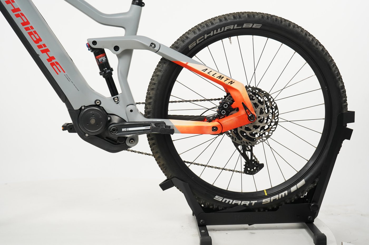 https://images.cdn.europe-west1.gcp.commercetools.com/b8f70299-e4ee-4e48-8388-0bd81b1aed37/img-K1AXkB2W-zoom.jpg