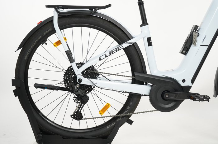 CUBE Kathmandu Hybrid ONE 800