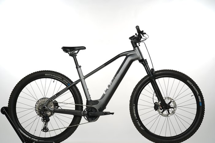 CUBE Reaction Hybrid Race 750