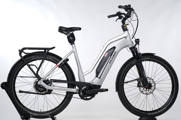 FLYER Upstreet3 7.23