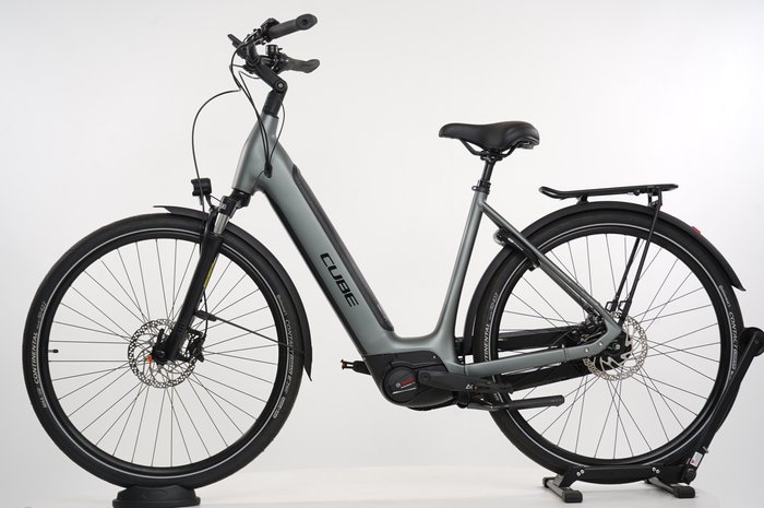 Cube Supreme Hybrid Pro 625