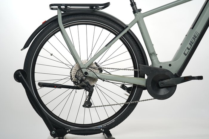 Cube Kathmandu Hybrid ONE 625