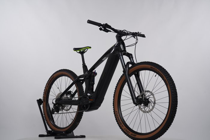 CUBE Stereo Hybrid 140HPC Race 625 27,5