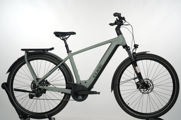 Cube Kathmandu Hybrid ONE 750