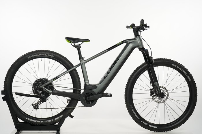 CUBE Reaction Hybrid Pro 750
