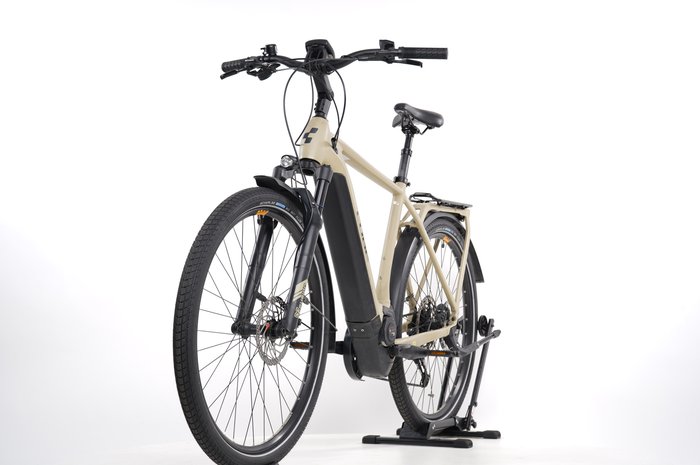 Cube Kathmandu Hybrid Pro 625