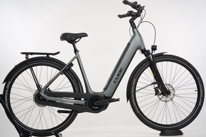 Cube Supreme Hybrid Pro 625