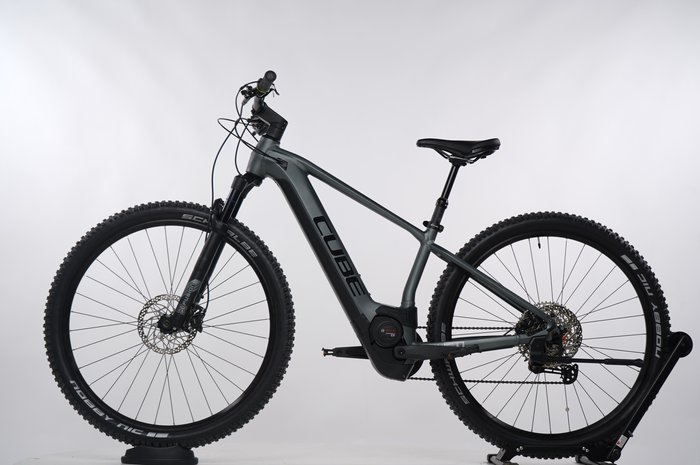 Cube Touring Hybrid Pro 625