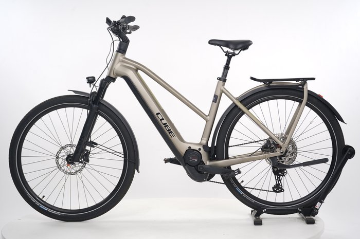 Cube Kathmandu Hybrid Pro 750