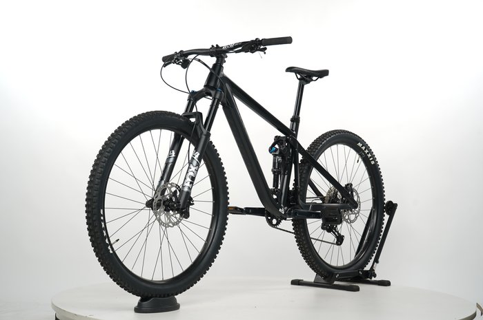 Ghost Riot Trail Essential