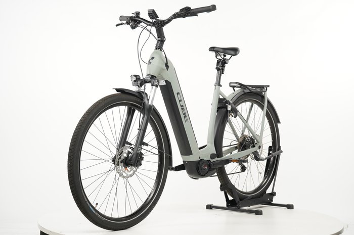 CUBE Kathmandu Hybrid ONE 625 Easy Entry