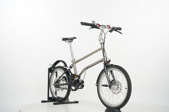 Vello Titan Mountain Drive