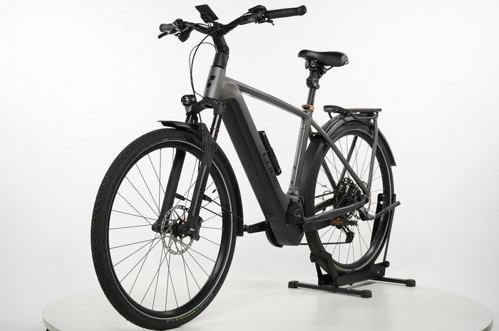 CUBE Kathmandu Hybrid SLT 750
