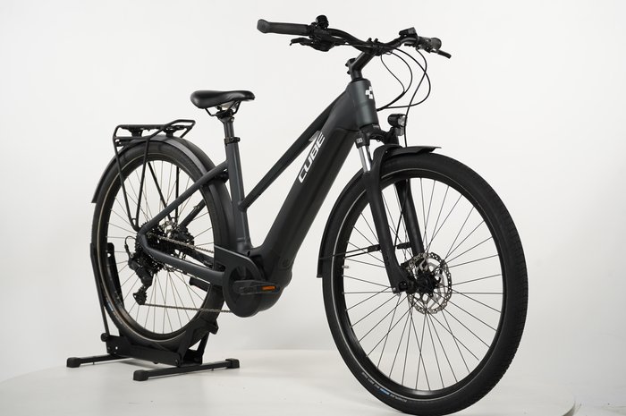 CUBE Touring Hybrid ONE 625