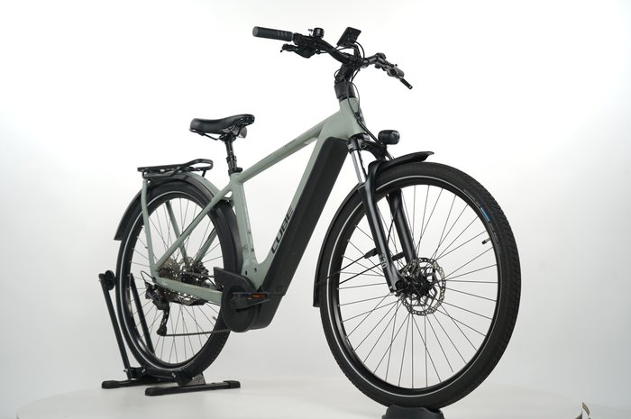 Cube Kathmandu Hybrid ONE 625