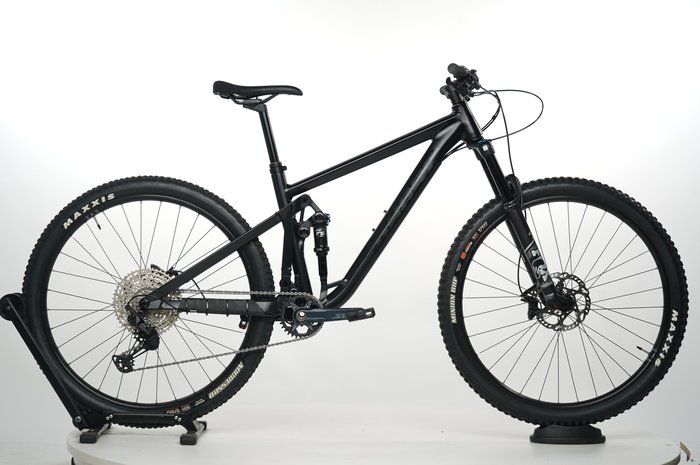 Ghost Riot Trail Essential