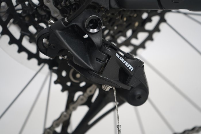 CENTURION Lhasa E R860i EQ