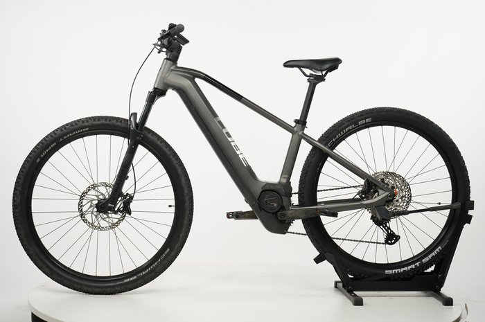 CUBE Reaction Hybrid Race 750