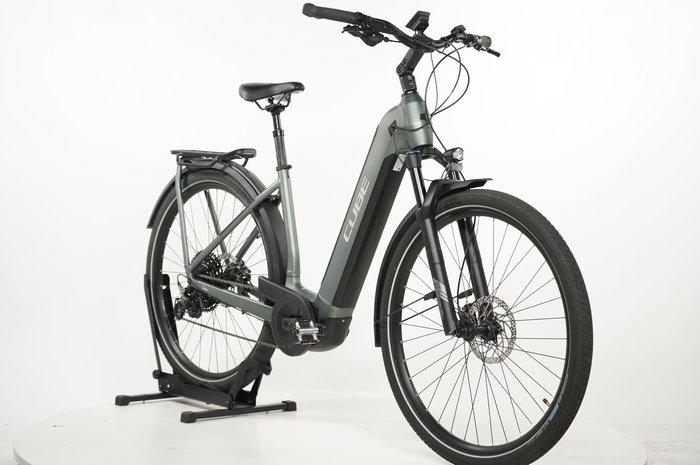 CUBE Kathmandu Hybrid Pro 750