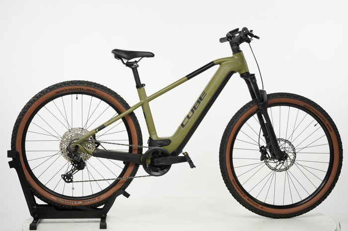 CUBE Reaction Hybrid Race 750