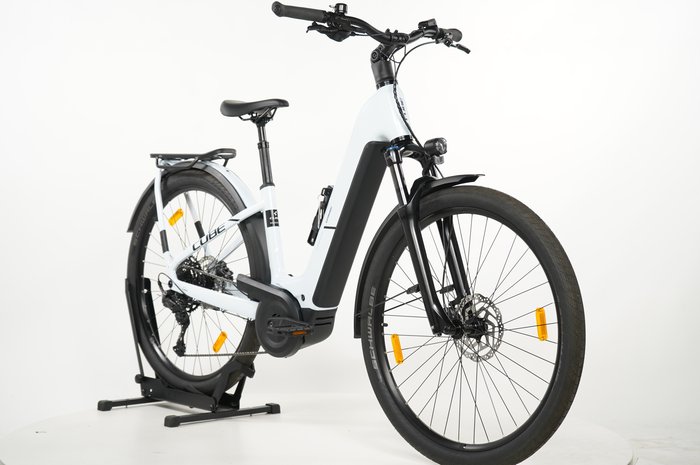 CUBE Kathmandu Hybrid ONE 800